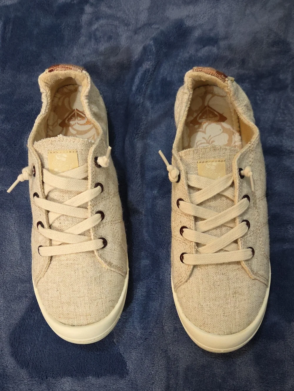 Roxy Low-Top Canvas Sneakers in Light Beige